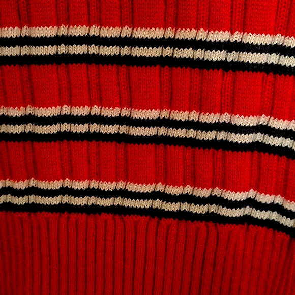 Red with black white striped crop top - Picture 6 of 6